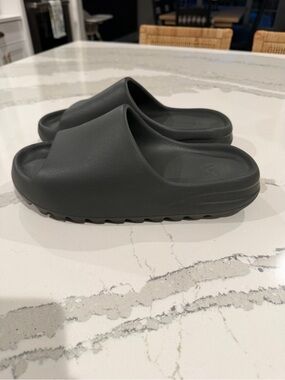 Yeezy Men's Slide Sandals in Charcoal